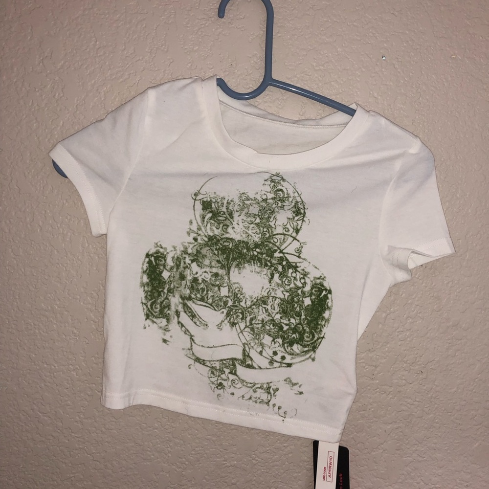 Never worn, no stains/ rips, still has tags
